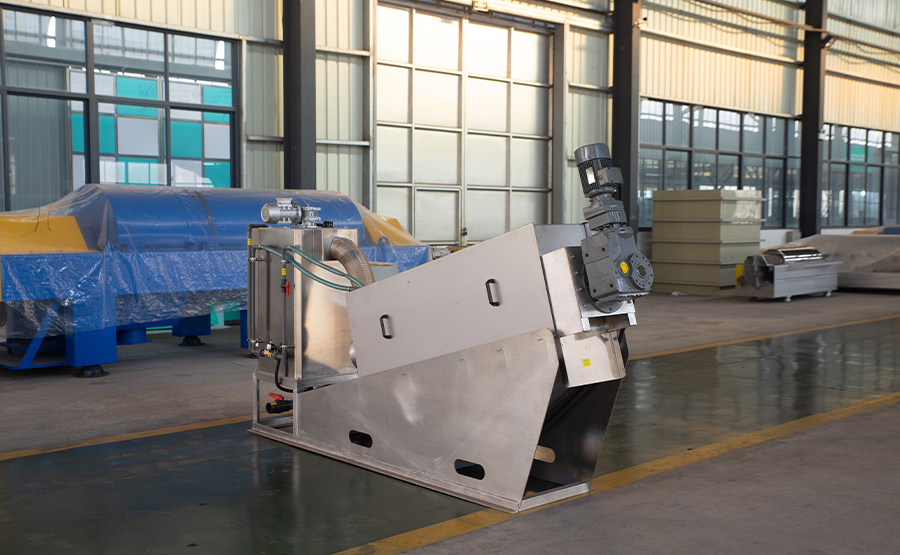 疊螺污泥脫水機(jī):高效處理污泥的創(chuàng)新設(shè)備(圖1) undefined