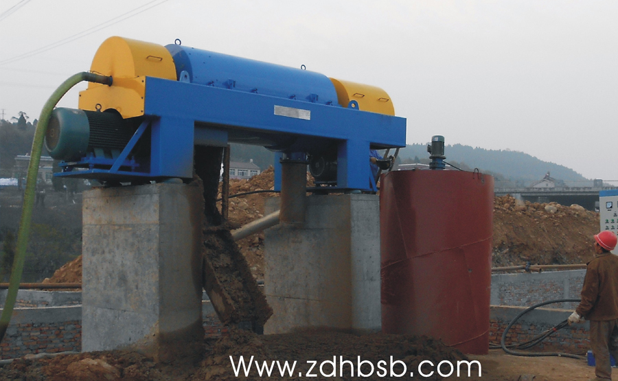 中日企業(yè)合作開發(fā)疊螺式污泥脫水機(jī)(圖1) undefined