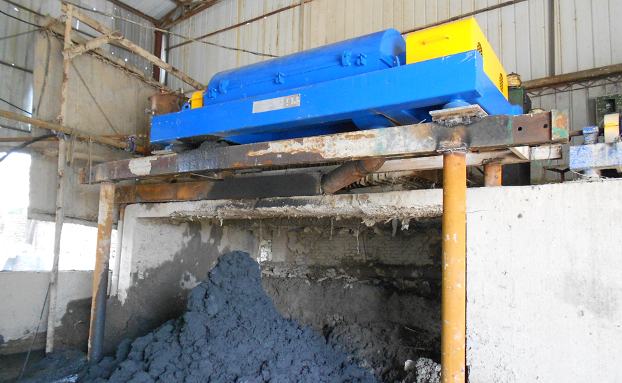 固液分離設(shè)備中污泥脫水機(jī)的運(yùn)行管理辦法(圖1) undefined